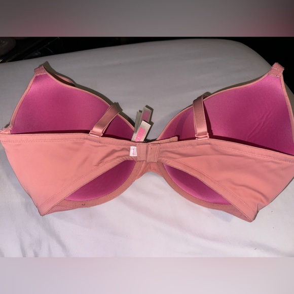 Used ( like new ) pink Victoria secret bra , size is 36DDD - Picture 2 of 2